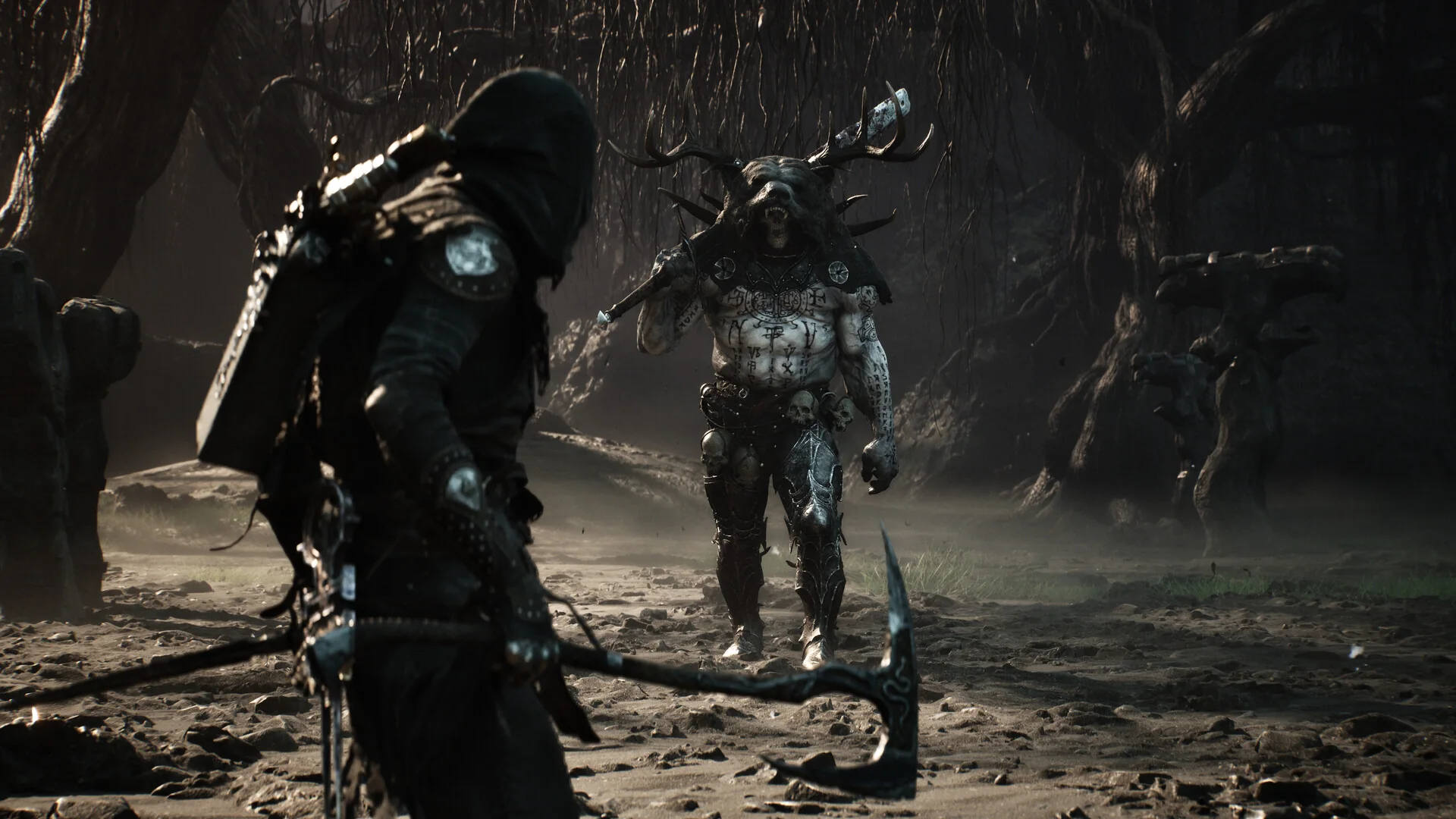 A close-range fight between two armored warriors in Mortal Shell II